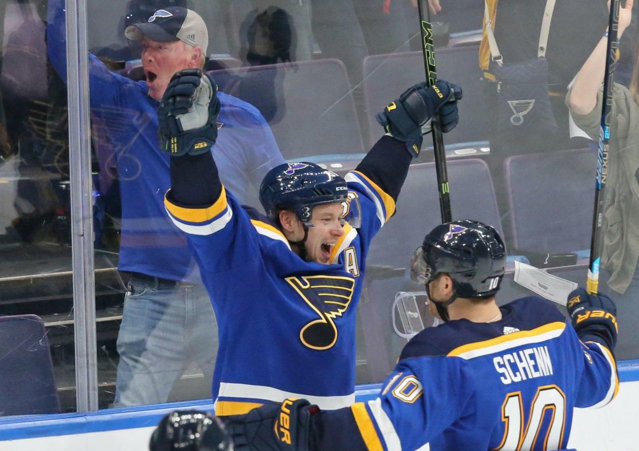 Blues and Jets skate in game 4 at the Enterprise Center